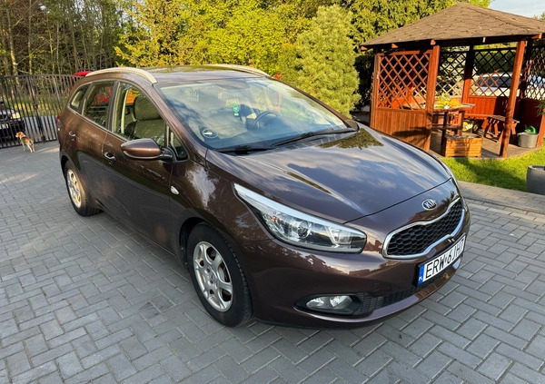 Kia Ceed cena 28900 przebieg: 212000, rok produkcji 2013 z Wyśmierzyce małe 121